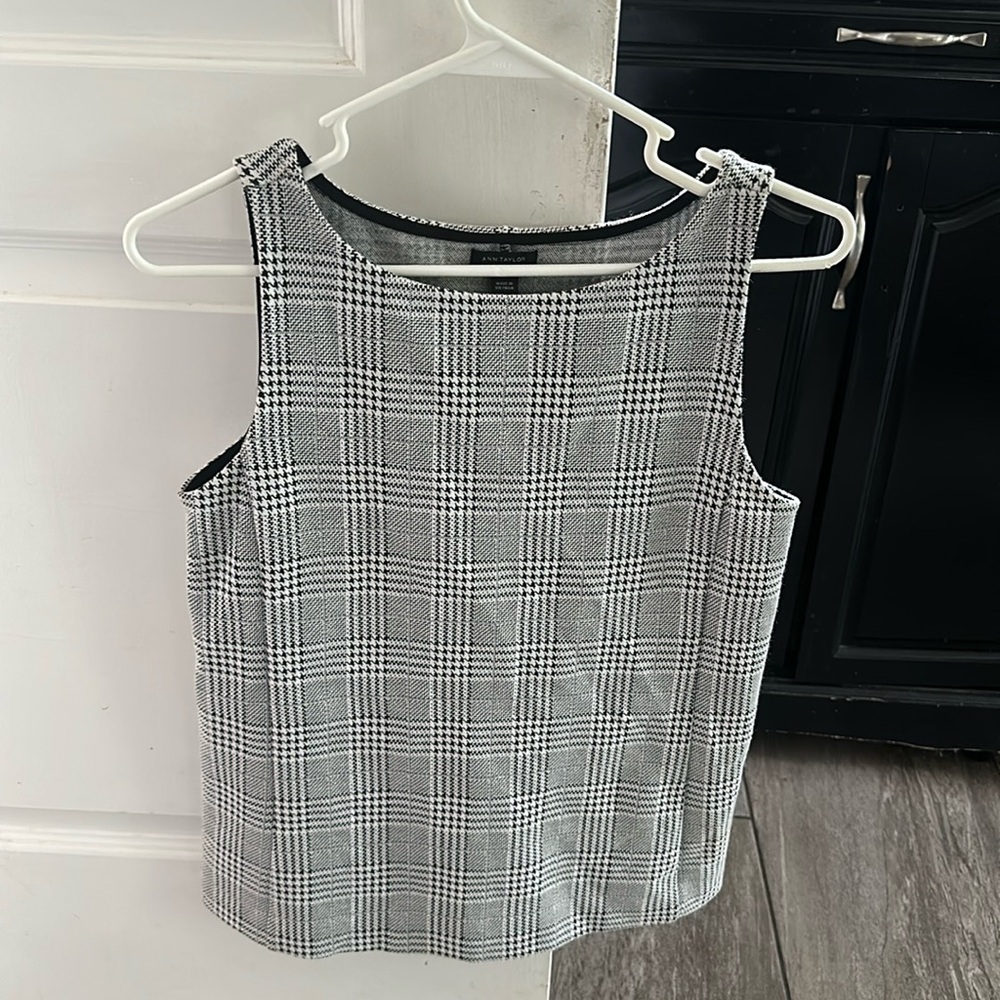 Brand new never worn and Taylor sleeveless top perfect for work